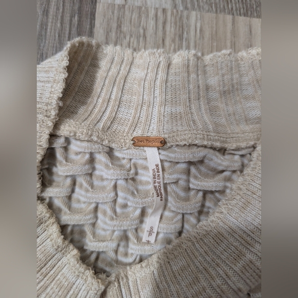 Free People Size‎ Small Jane Printed Crop Top Tee, Long Sleeve In Oatmeal - Picture 4 of 8